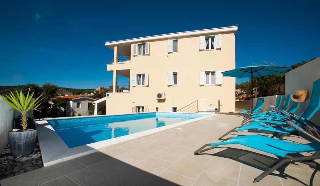 Apartments Villa Laguna With Pool Ražanj Camera foto