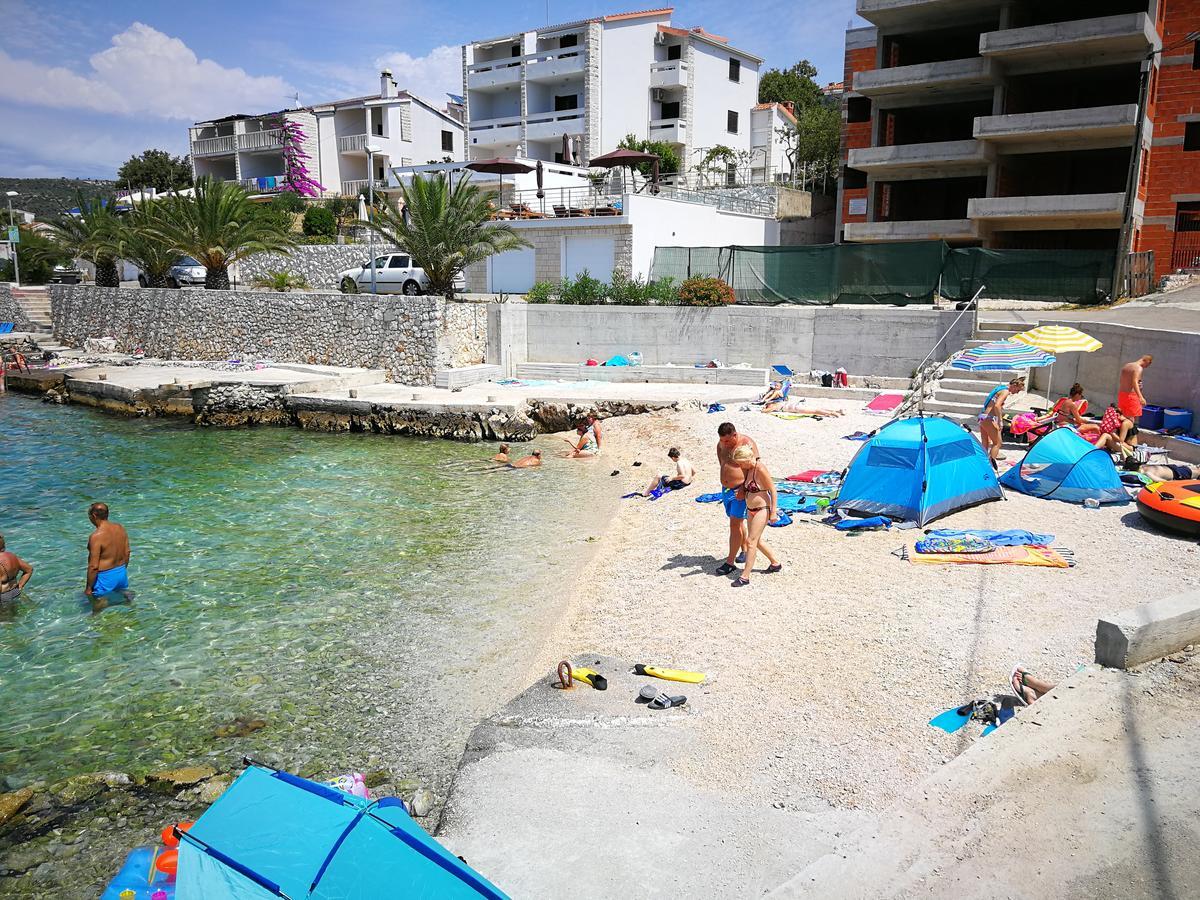Apartments Villa Laguna With Pool Ražanj Esterno foto