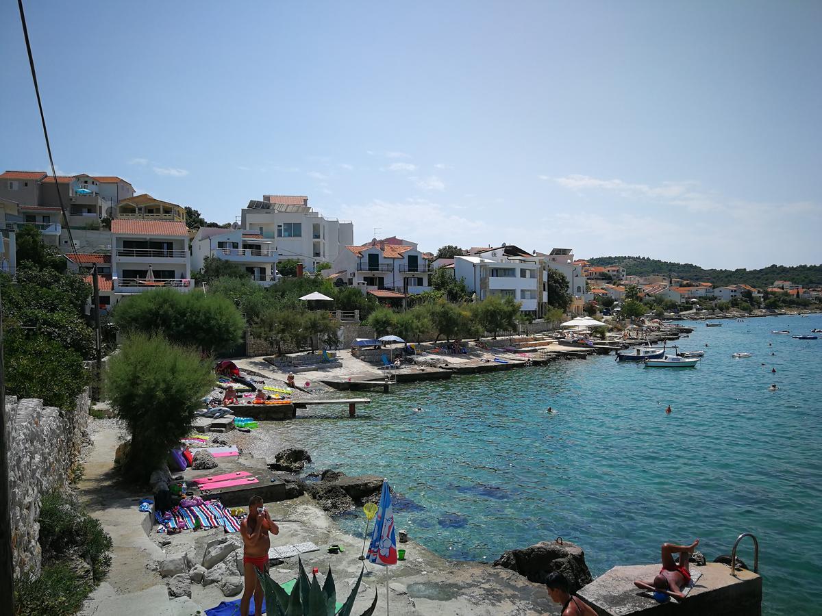 Apartments Villa Laguna With Pool Ražanj Esterno foto